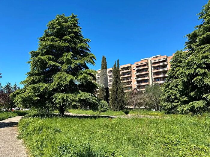 Appartamento con 5 locali in vendita in Via Augusto Comte, Roma