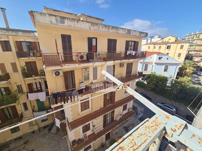 Appartamento trilocale in vendita in Via Interna Marina, Crotone