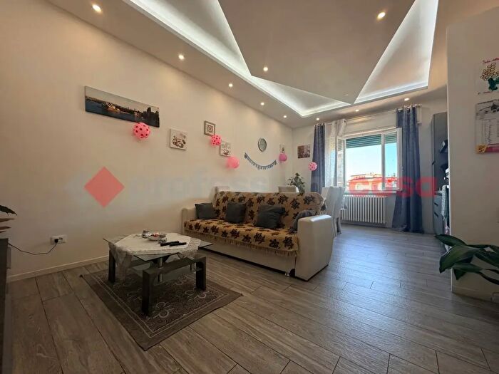 Appartamento trilocale in vendita in Signa