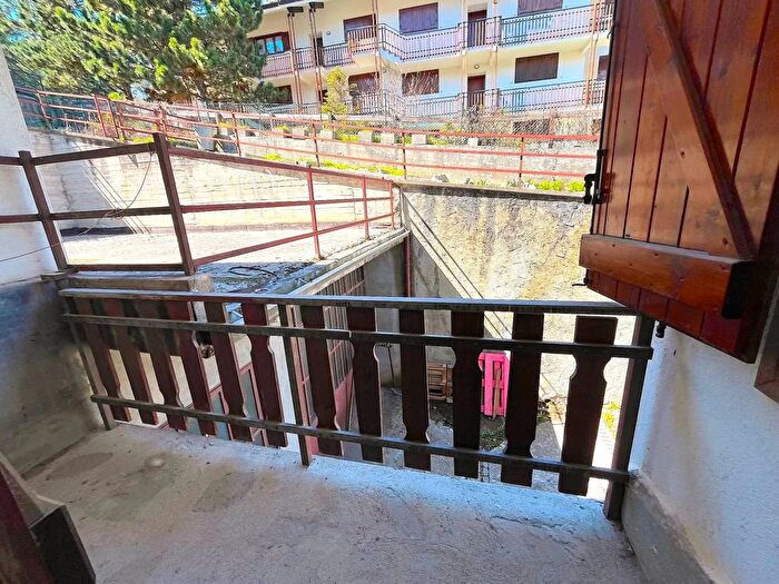 Appartamento trilocale in vendita in Via dei Laghi Oulx, Oulx