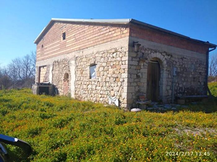 Casa bilocale in vendita in Strada Statale della Valle del Biferno, Palata