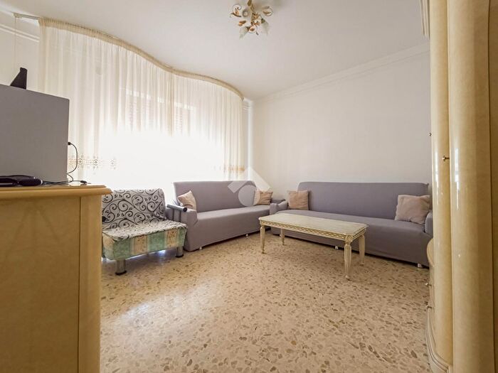 Appartamento trilocale in vendita in Via º Maggio, Manfredonia