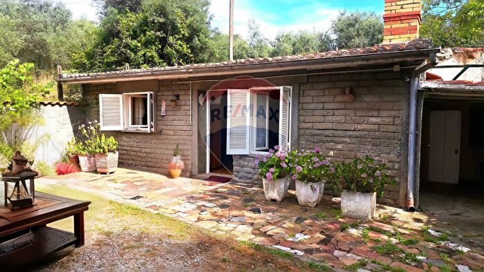 Casa trilocale in vendita in Via Umbria, Viterbo