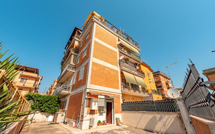 Appartamento bilocale in vendita in Via dei Fenicotteri, Roma