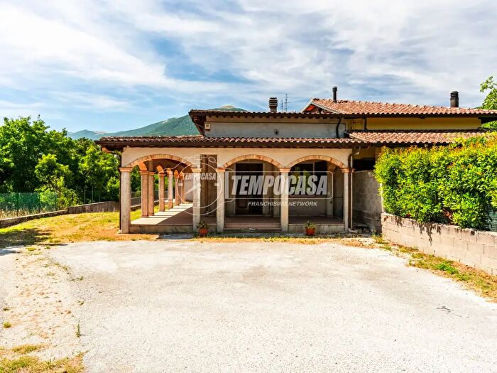 Appartamento quadrilocale in vendita in Esanatoglia