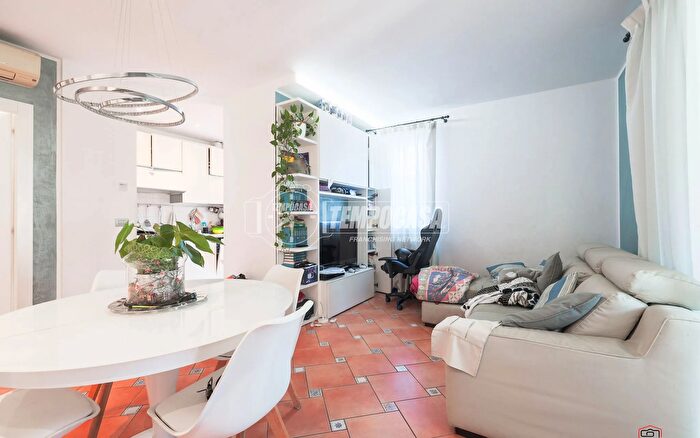 Appartamento trilocale in vendita in Viale Settembrini, Riccione