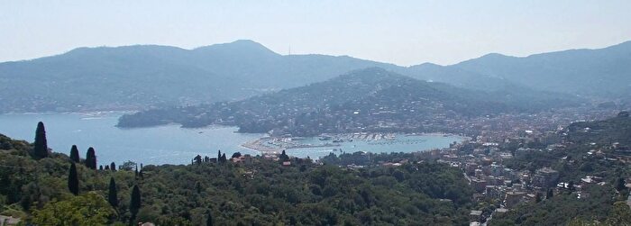 Casa con 6 locali in vendita in Via Enrico Pietrafraccia Rapallo, Rapallo