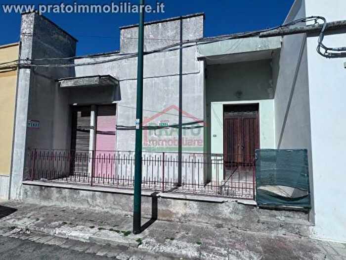 Casa con 6 locali in vendita in Via Capitano Lega, Campi Salentina