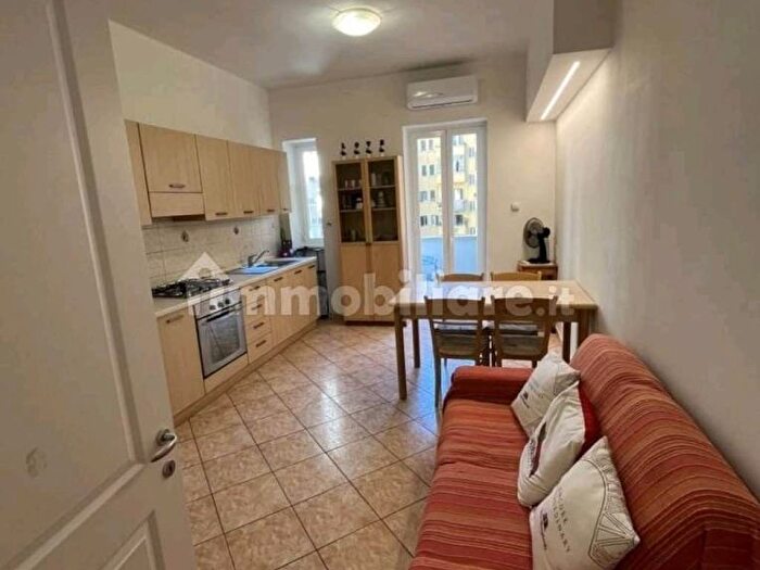 Appartamento con 5 locali in affitto in Via Tripolitania, Africano Villa Chigi, Roma