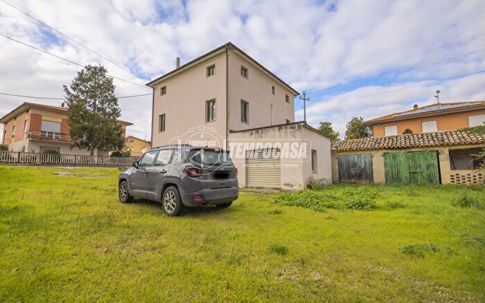 Casa con 5 locali in vendita in Contrada San Firmano, Montelupone
