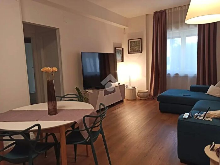 Appartamento trilocale in vendita in Via Ruggero Marturano, Palermo