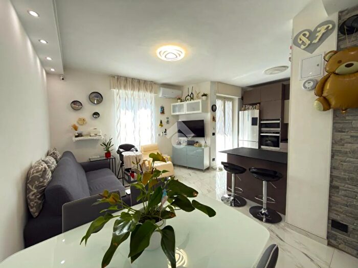 Appartamento trilocale in vendita in Via Martiri della Libertà, Giaveno