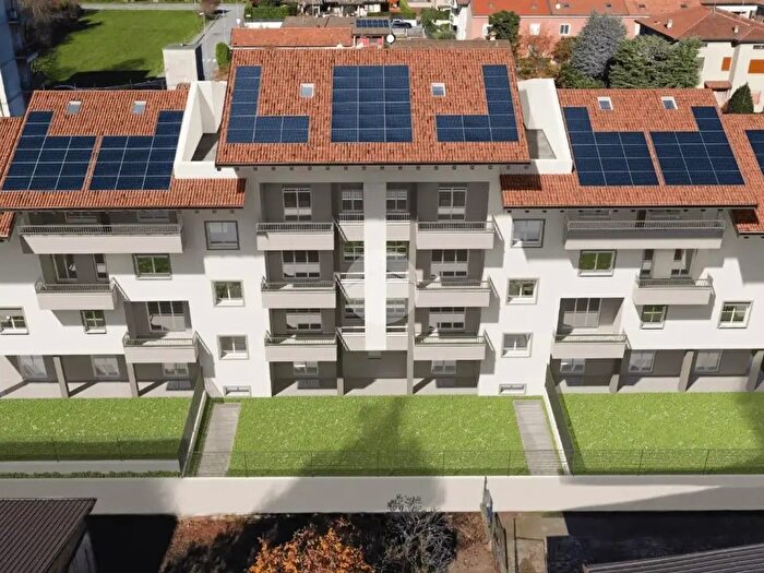 Appartamento trilocale in vendita in Via Achille Grandi, Triuggio