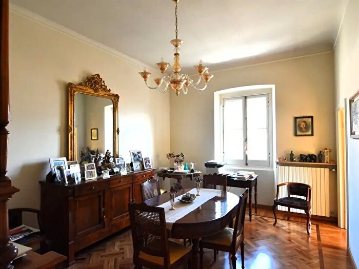 Appartamento con 6 locali in vendita in Corso Cesare Battisti, Ronco Scrivia