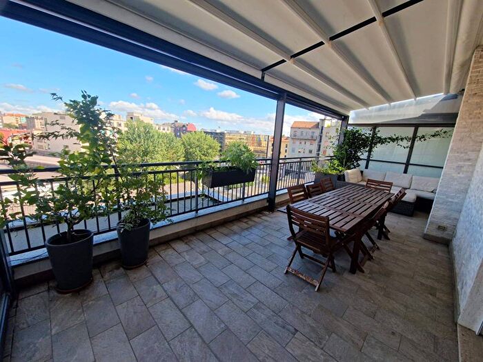 Casa con 5 locali in affitto in Via Breno, Lodi Brenta, Milano