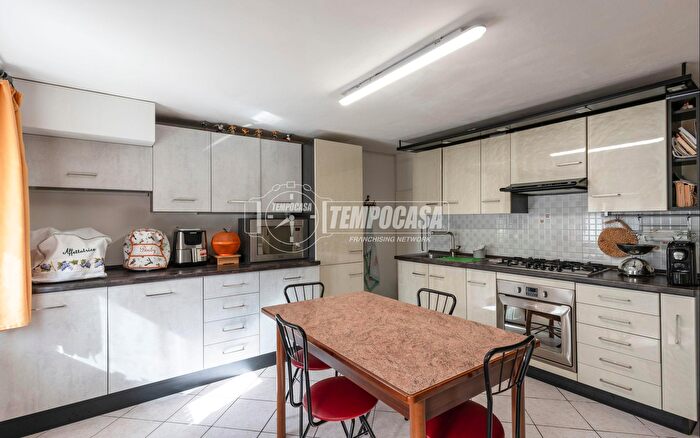 Casa trilocale in vendita in Via Domenico Troili, Macerata