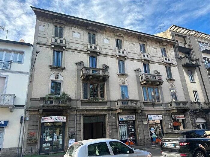 Appartamento trilocale in vendita in Via Magenta Varese Va, Varese