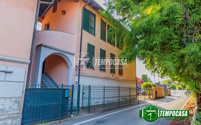 Appartamento bilocale in vendita in Via Colombo, Binasco