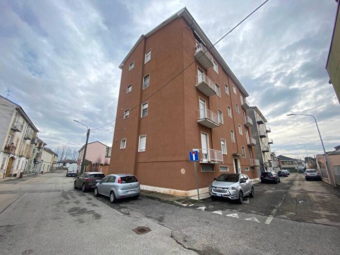 Appartamento trilocale in affitto in Via Fratelli Rosselli, Centro, Trino
