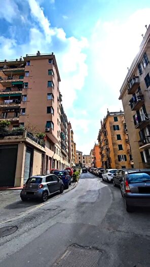 Appartamento con 5 locali in vendita in Via Federico Donaver, Genova