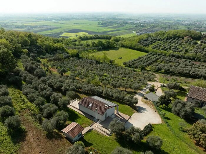Casa trilocale in vendita in Via Pianesse, Baone