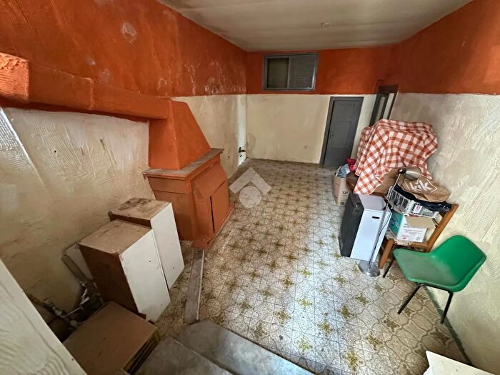 Casa con 8 locali in vendita in Via S Maria, Montesarchio