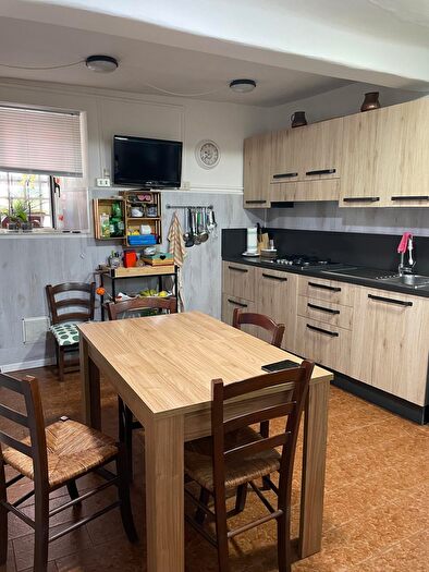 Casa con 5 locali in vendita in Carrara