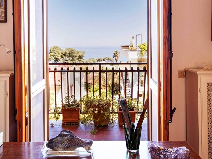 Appartamento quadrilocale in affitto in Via Pitea Da Marsiglia, Addaura, Palermo