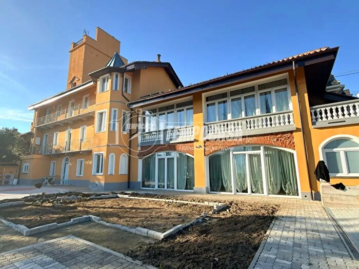 Casa con 12 locali in vendita in Via Almese, Alpignano