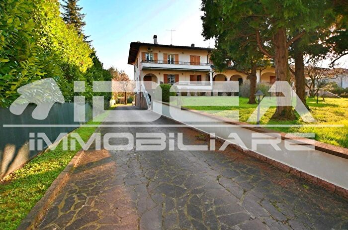 Appartamento quadrilocale in vendita in Via Umberto Giordano Castelnuovo Rangone, Castelnuovo Rangone