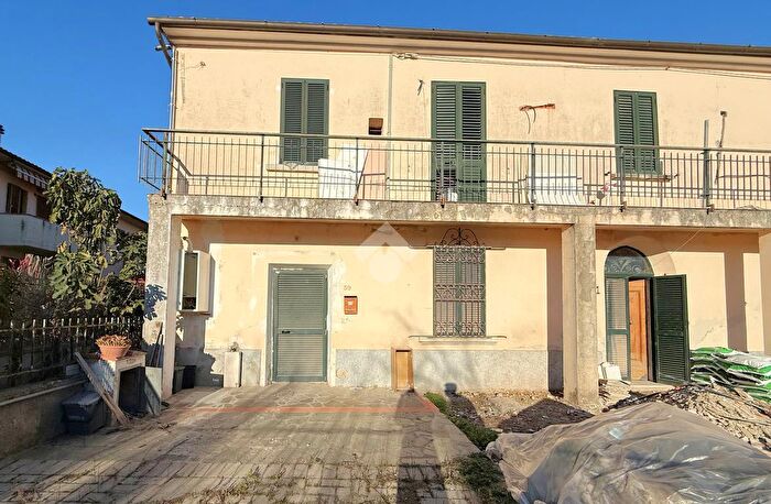 Casa quadrilocale in vendita in Via Vittorio Alfieri, Montale