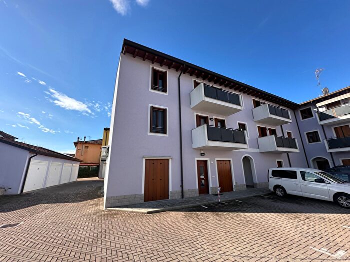 Appartamento quadrilocale in vendita in Via Giuseppe Mazzini, Rivignano Teor