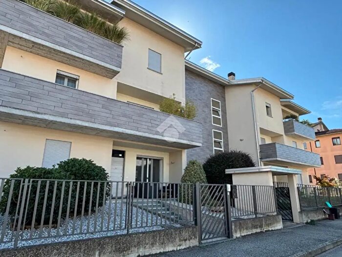 Appartamento trilocale in vendita in Via Amintore Fanfani, Belgioioso