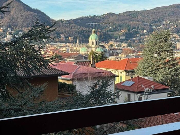 Appartamento quadrilocale in affitto in Via Enrico Musa, Valduce Crispi, Como