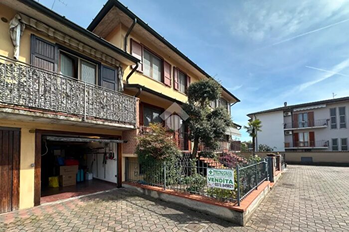 Casa quadrilocale in vendita in Via S Rocco, Chieve