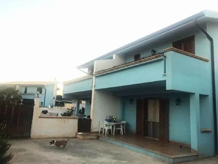 Casa con 8 locali in vendita in Via dei Cartaginesi Sciacca, Sciacca