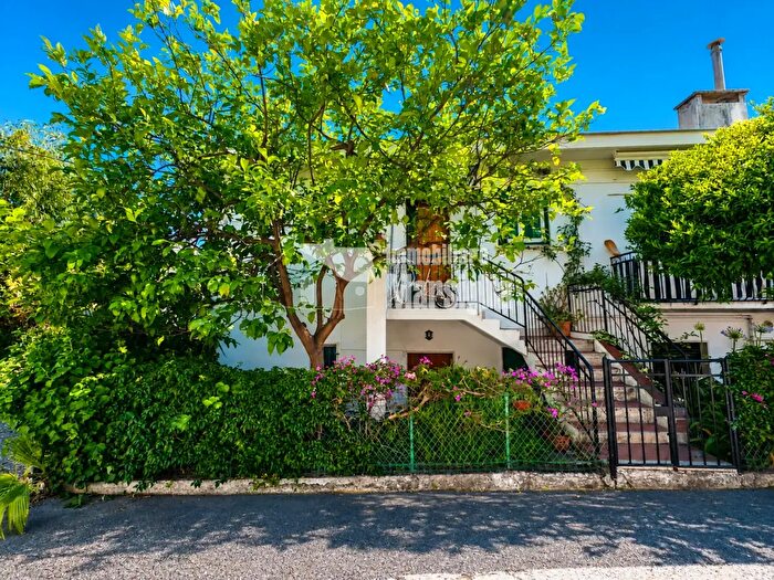 Appartamento trilocale in vendita in Corso degli Inglesi, Sanremo