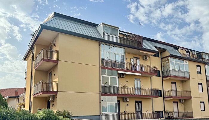 Appartamento quadrilocale in vendita in Via Cesare Battisti Belpasso, Belpasso