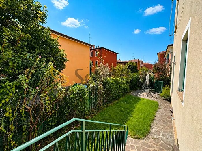 Appartamento quadrilocale in affitto in Via Liguria, Bologna