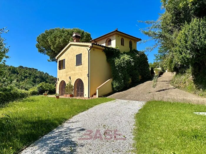 Casa con 10 locali in vendita in Via XX Settembre, Riparbella