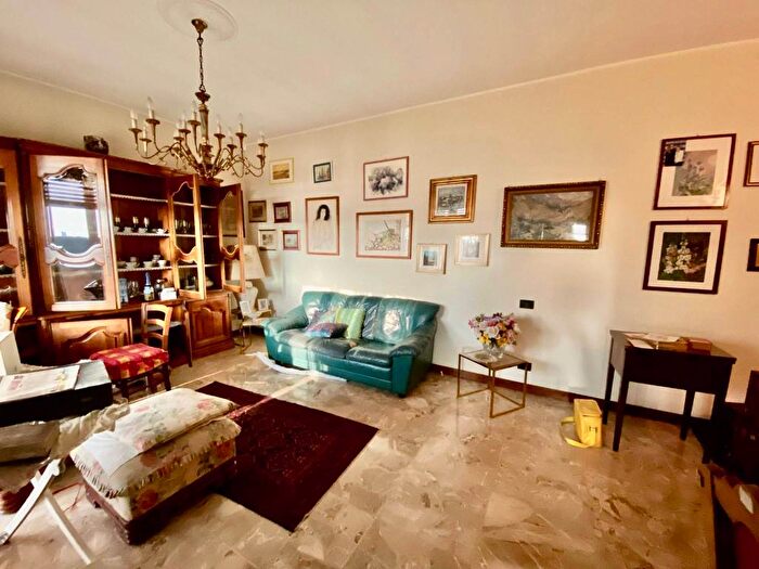 Appartamento quadrilocale in affitto in Via Alessandro Litta Modignani, Affori, Milano