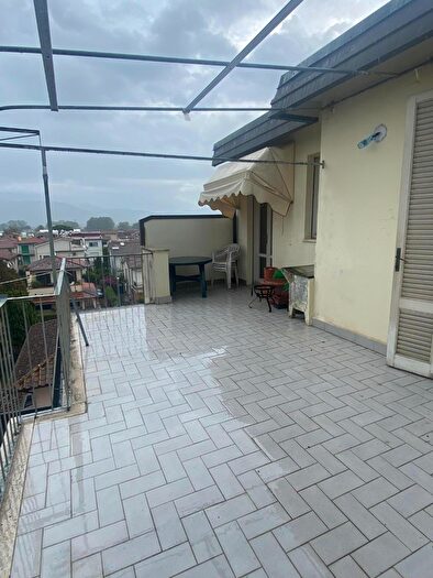 Appartamento con 5 locali in vendita in Viareggio