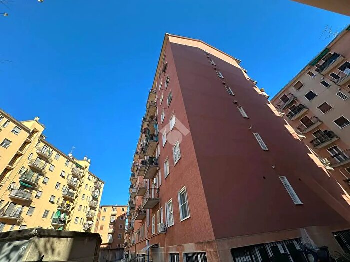 Appartamento bilocale in vendita in Via Monte Lungo, Milano