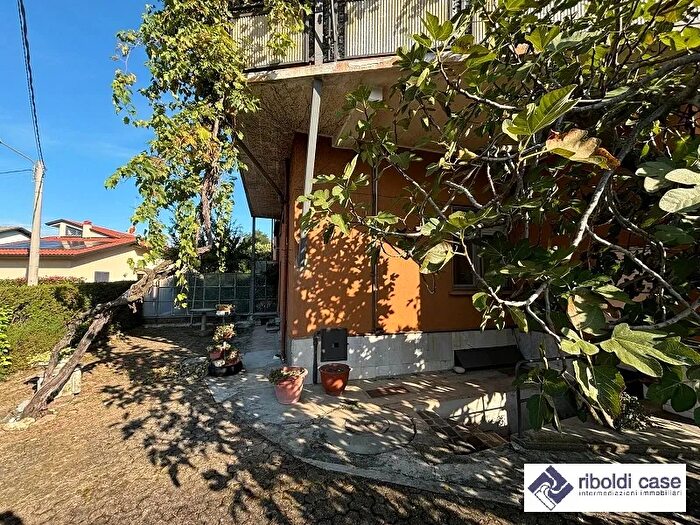 Casa quadrilocale in vendita in Seveso