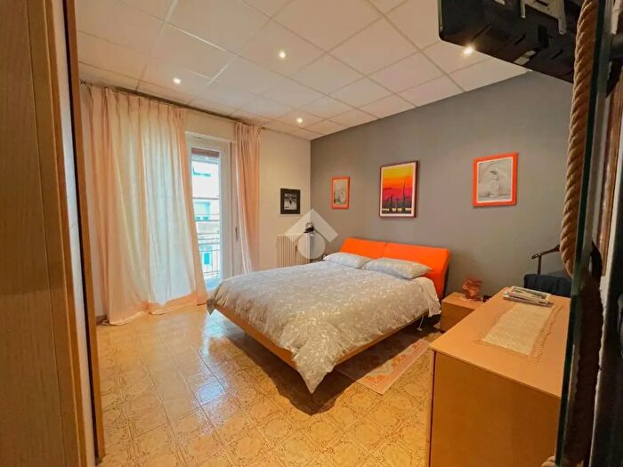 Appartamento quadrilocale in vendita in Via Ventotene, Genova