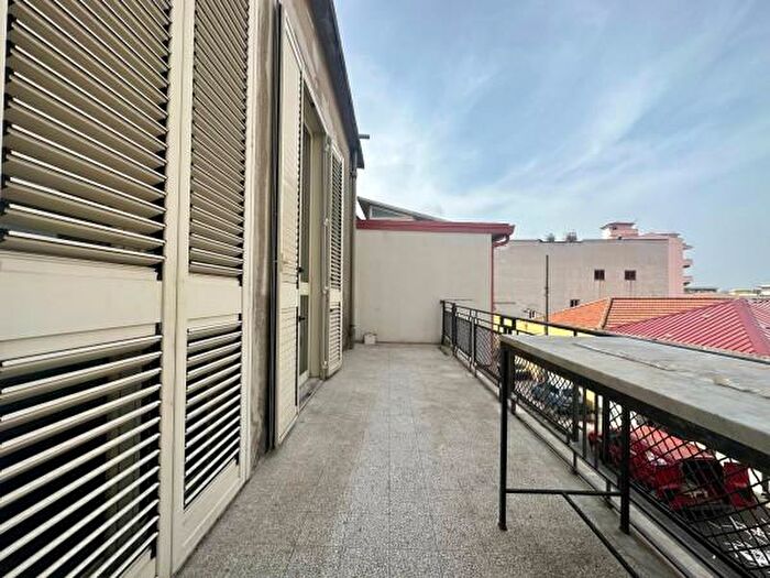 Appartamento con 6 locali in vendita in Via Guglielmo Marconi, Barcellona Pozzo Di Gotto