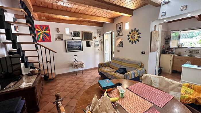 Casa quadrilocale in vendita in Gaeta