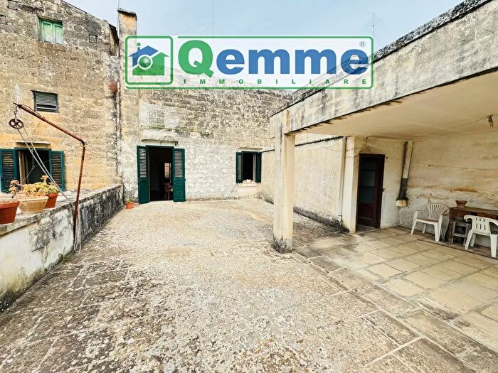 Appartamento con 5 locali in vendita in Via Regina Elena, San Cesario Di Lecce