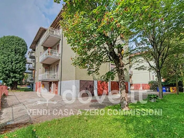 Appartamento trilocale in vendita in Via Leonardo Gerla, Pavia