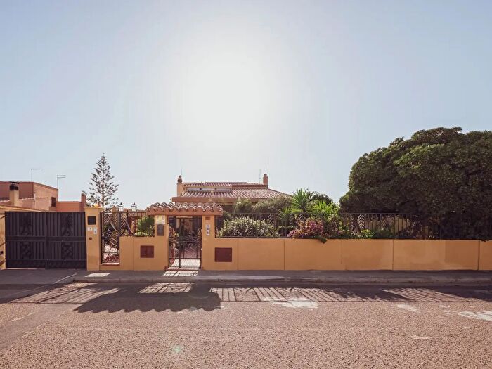 Casa con 8 locali in vendita in Via Nurra, Quartu SantElena
